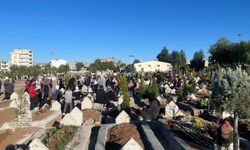 Batman’da Mevsimin En Kalabalık Kabir Ziyareti Yaşandı
