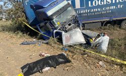 TIR ile çarpışan otomobilin sürücüsü öldü
