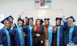 Bayındır'da Kadınların Okuma Yazma Azmi Törenle Taçlandı