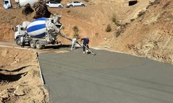 Yolüstü Köyü’nde Beton Yol Yapımına Başlandı
