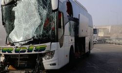 Otobüs ile tır çarpıştı: 11 yaralı