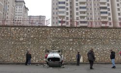 Öğretmen araçtan indi, otomobil çocukla birlikte uçuruma yuvarlandı