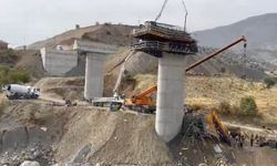 Diyarbakır'da viyadük inşaatında iskele çöktü; yaralılar var