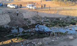 Otomobil dereye uçtu: 1 ölü