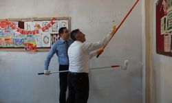 Batman Üniversitesi’nden Köy Okuluna Renkli Dokunuş