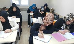 Batman 'Şafak Aile Destek Merkezi'nin okuma yazma kurslarına yoğun ilgi