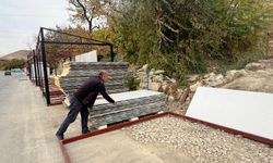 Evin önünü konteyner üretimine çevirdi