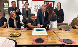 Başarılı Öğrencilere ve Ailelerine Hediye Takdimi