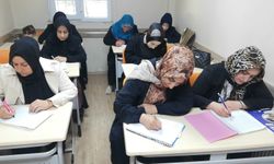 Kadınlar Okuma Yazma Kurslarına Yoğun İlgi gösteriyor