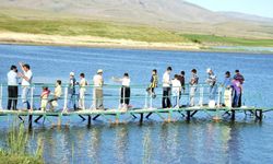 Van Gölü'ndeki çekilme fotoğraflarda
