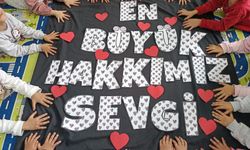 ADEM’de Miniklerden Anlamlı Etkinlik: “En Büyük Hakkımız Sevgi”