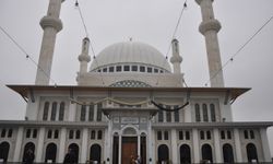 Halk, Necat Nasıroğlu Külliyesinde düzenlenen konserlere büyük tepki gösterdi