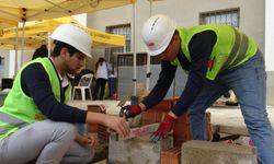 Geleceğin mühendislerinden kıyasıya duvar örme yarışması