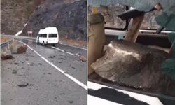 Yolcu minibüsünün üzerine kaya düştü: 3 yaralı