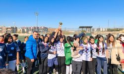 Batman’da Genç Kızlar Sahaya Damga Vurdu