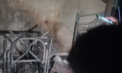 Merdiven boşluğunda çıkan yangın kısa sürede söndürüldü