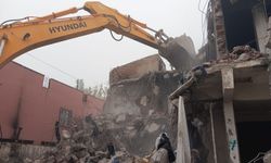 Metruk Yapılar Yıkıldı