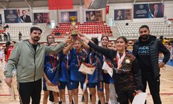 Batman Spor Lisesi Genç Kızlar Futsal’da Zirvede