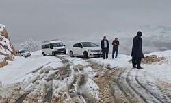 Tipiye Yakalanan 4 Araç Ekiplerce Kurtarıldı