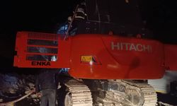 Alevler İş Makinesini Sardı