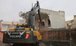 Batman’da İki Bina Yıkıldı