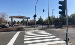 BATMAN'DA KADEMELİ YAYA GEÇİDİ HAYATA GEÇTİ