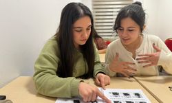 Batman’da Öğrenciler İşaret Diliyle Engelleri Aşıyor