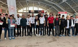 Batman’da Okul Sporları Yüzme Yarışmaları Nefes Kesti