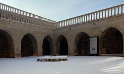 Mor Kuryakos Manastırı Kar Altında Büyüleyici Bir Görünüm Kazandı