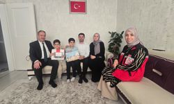 Şehit ve Gazi Çocuklarının İlk Karne Sevinci