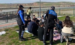 Batman’da Çay Kenarında Kritik Uyarı: Polis Tek Tek Bilgilendirdi