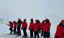 Batmanlı Gençler Hakkâri’de Zirveye Çıktı