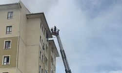 Emekli TOKİ’de Çatı Yangını: 20 Kişi Dumandan Etkilendi
