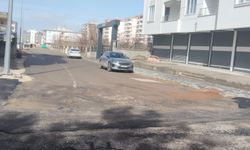 KAR VE YAĞMUR SONRASI HASAR GÖREN YOLLAR ONARILIYOR