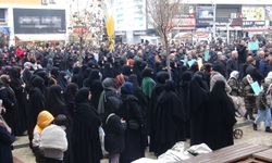 “Mazlum Kürt Halkı Yalnız Değil, Savaş Dursun”