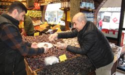 Ramazan öncesi hurma tezgahlarında hareketlilik başladı