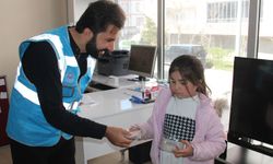 7 Yaşındaki Zeynep'ten Gazze'deki yetimlere anlamlı bağış