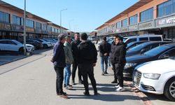 Altın Yükseldi, Oto Pazarı Durdu: Galericilerden “Müşteri Yok” İsyanı