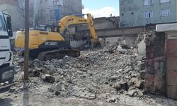 Batman’da Metruk Yapılar Tek Tek Yıkılıyor: Kent Daha Güvenli Hale mi Geliyor?