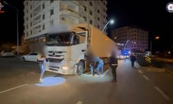 Batman’da TIR’dan 25 Kaçak Göçmen Çıktı