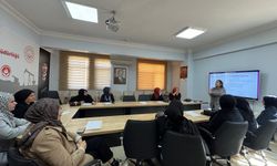 Batmanlı Ebeveynler Ergenlik Sürecini Mercek Altına Aldı