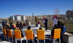 Gençler Sınavda Ter Dökerken Veliler Yapay Zeksa Dinledi