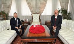 Kemal Cirit’ten Ekrem Canalp’e Nezaket Ziyareti