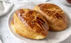 Poğaça kelimesinin Latince kökeninin anlamı nedir?