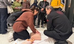 Vatandaşlar Hayat Kurtarmayı Uygulamalı Öğrendi