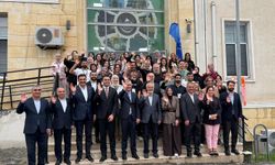 Ak Parti Heyeti 200 Gençle Kampta Bir Araya Geldi