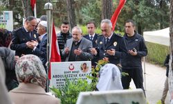 Batman’da Şehitler Dualarla Anıldı, Kabirlerine Karanfil Bırakıldı