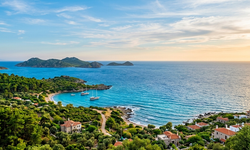 Daha çok Ege Bölgesi'nde kullanılan "dalgan" kelimesi hangi anlama gelir?