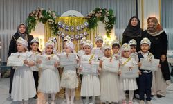 Minik Yüreklerin Büyük Başarısı: Kur’an’a Geçiş Sevinci Törenle Taçlandı