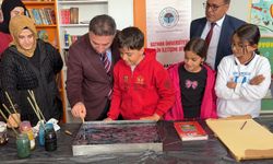 Üniversite Köye İndi: Minik Eller Ebru Sanatıyla Buluştu